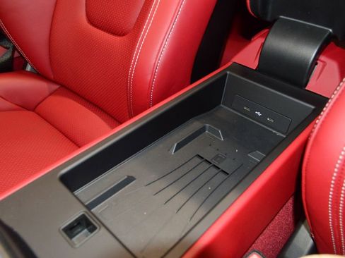 Certified 2025 Porsche 911 Targa 4 GTS AWD/4WD image 32