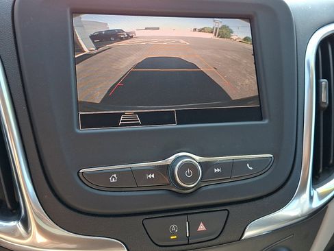 Used 2022 Chevrolet Equinox LS AWD/4WD image 18