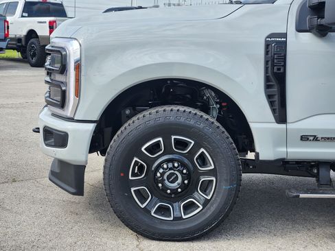 New 2026 Ford F250 Platinum w/ FX4 Off-Road Package AWD/4WD image 6