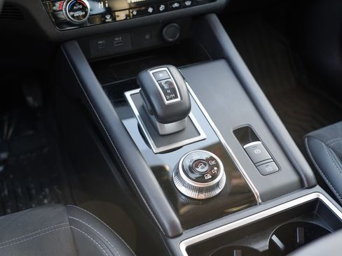 Used 2024 Mitsubishi Outlander SE image 25