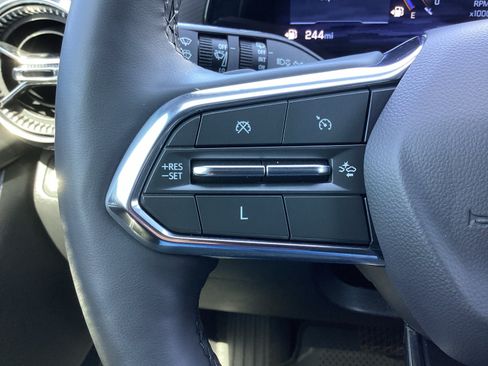 Used 2025 Chevrolet Equinox LT w/ Convenience Package II FWD image 33