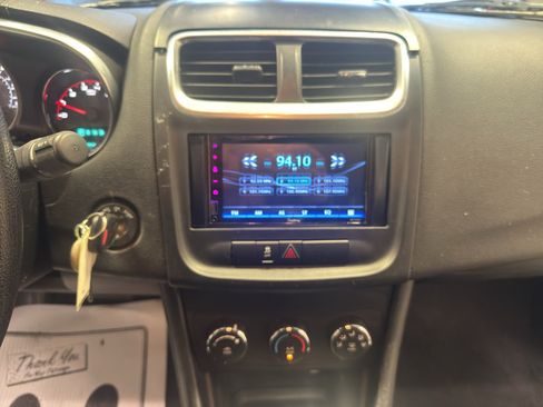 Used 2014 Dodge Avenger SE w/ Blacktop Package FWD image 19