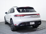 Certified 2022 Porsche Macan image 3