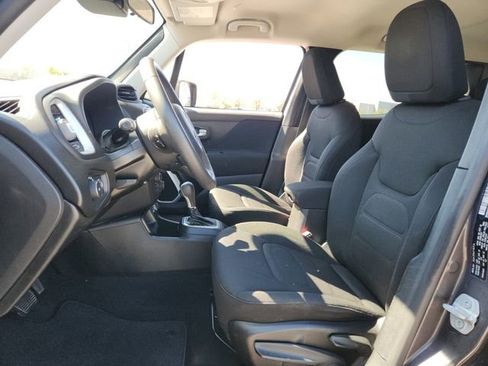 Used 2020 Jeep Renegade Latitude image 9