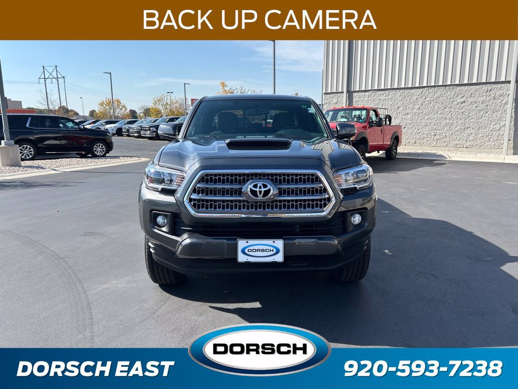 Used 2016 Toyota Tacoma TRD Sport w/ Towing Package AWD/4WD image 2