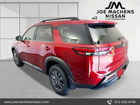 New 2026 Nissan Pathfinder SV w/ SV Premium Package AWD/4WD image 4