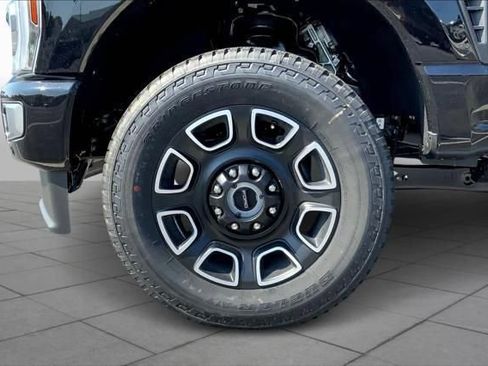 Used 2024 Ford F250 Platinum w/ FX4 Off-Road Package AWD/4WD image 14