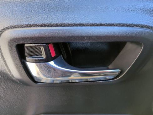 Used 2018 Toyota Tacoma TRD Off-Road image 15