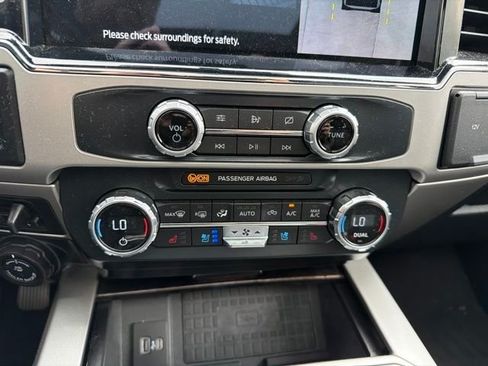Used 2022 Ford F250 Lariat w/ Black Appearance Package AWD/4WD image 22