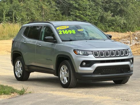 Used 2022 Jeep Compass Latitude AWD/4WD image 1