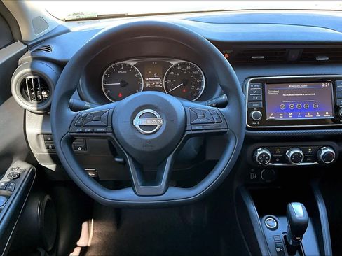 Used 2025 Nissan Kicks Play S image 5