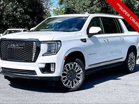 Used 2023 GMC Yukon XL Denali Ultimate AWD/4WD image 1