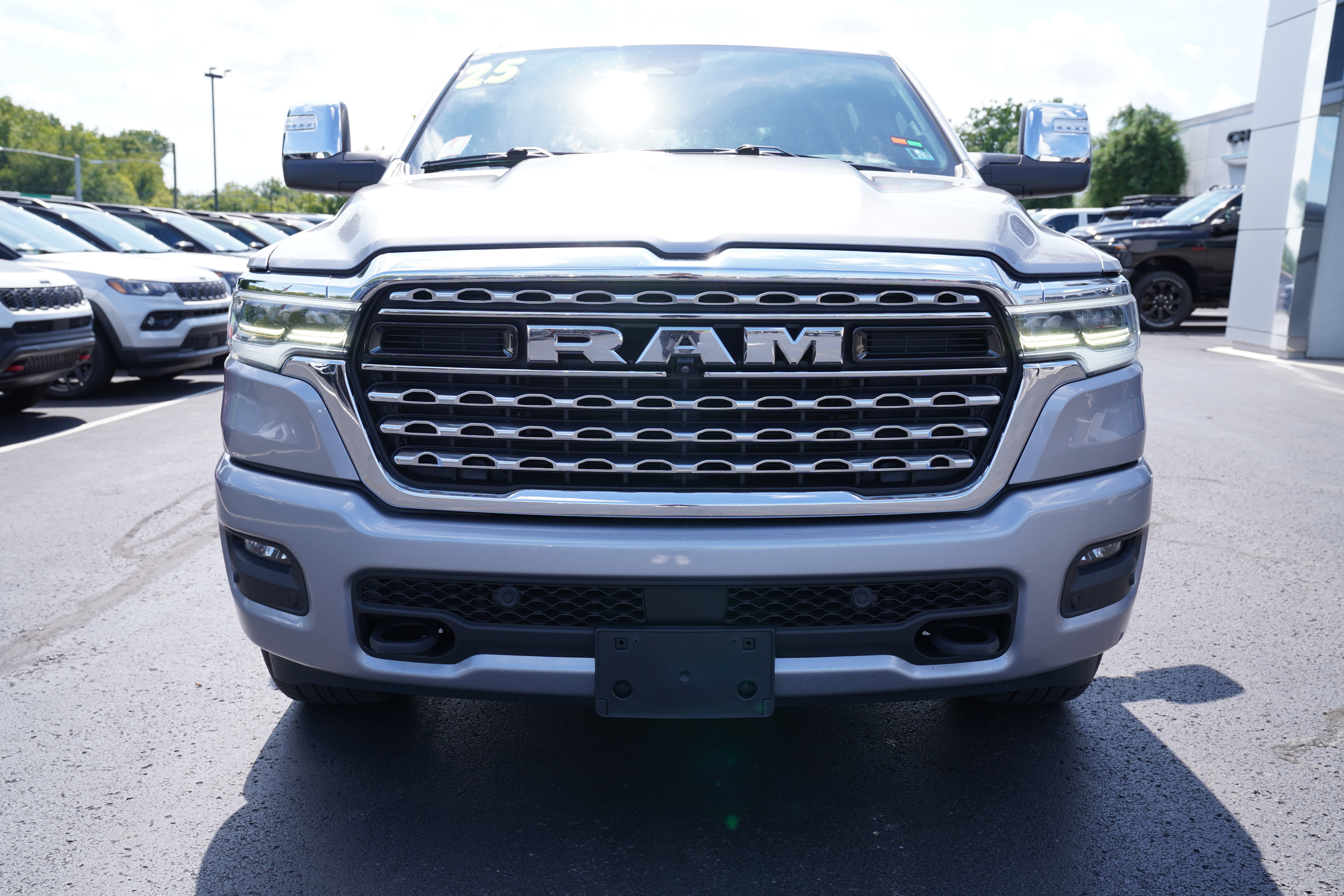 Used 2025 RAM 1500 Limited AWD/4WD image 11