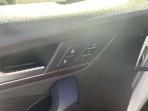 Used 2024 Audi Q5 e Premium Plus image 17