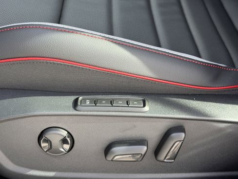 New 2026 Volkswagen GTI SE image 18