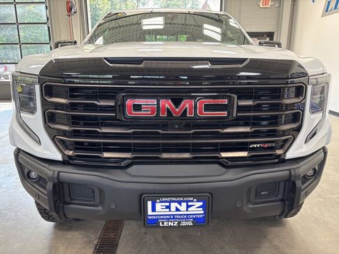 Used 2024 GMC Sierra 1500 AT4X image 3