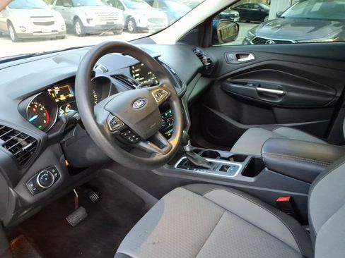 Used 2017 Ford Escape SE w/ Equipment Group 201A FWD image 10