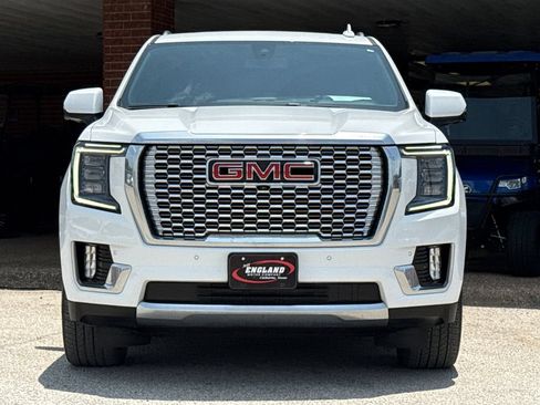 Used 2022 GMC Yukon Denali AWD/4WD image 2