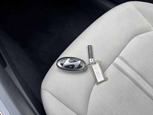 Used 2025 Hyundai Sonata SEL FWD image 21
