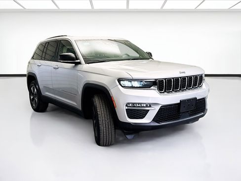Used 2024 Jeep Grand Cherokee Limited 4xe image 3