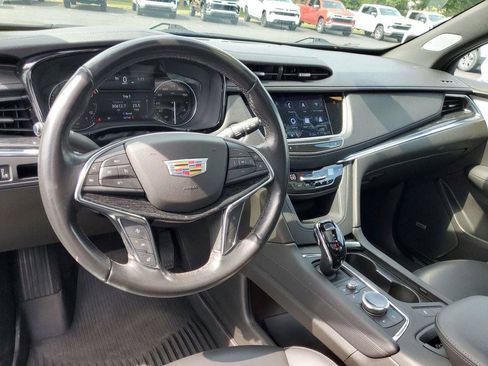 Used 2023 Cadillac XT5 Premium Luxury w/ LPO, Floor Liner Package FWD image 8