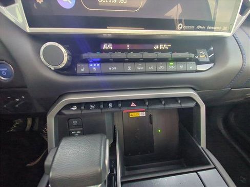 Used 2024 Toyota Tundra Platinum image 15