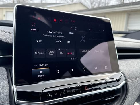 Used 2024 Jeep Compass Latitude image 22