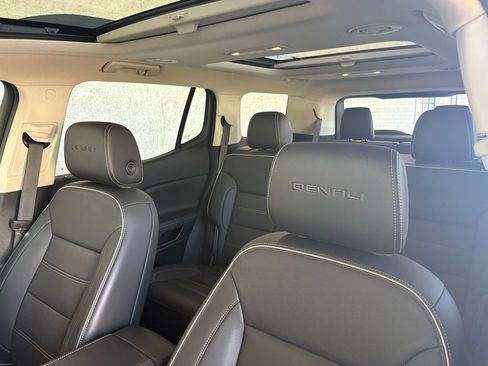 Used 2023 GMC Acadia Denali w/ Denali Ultimate Package image 2