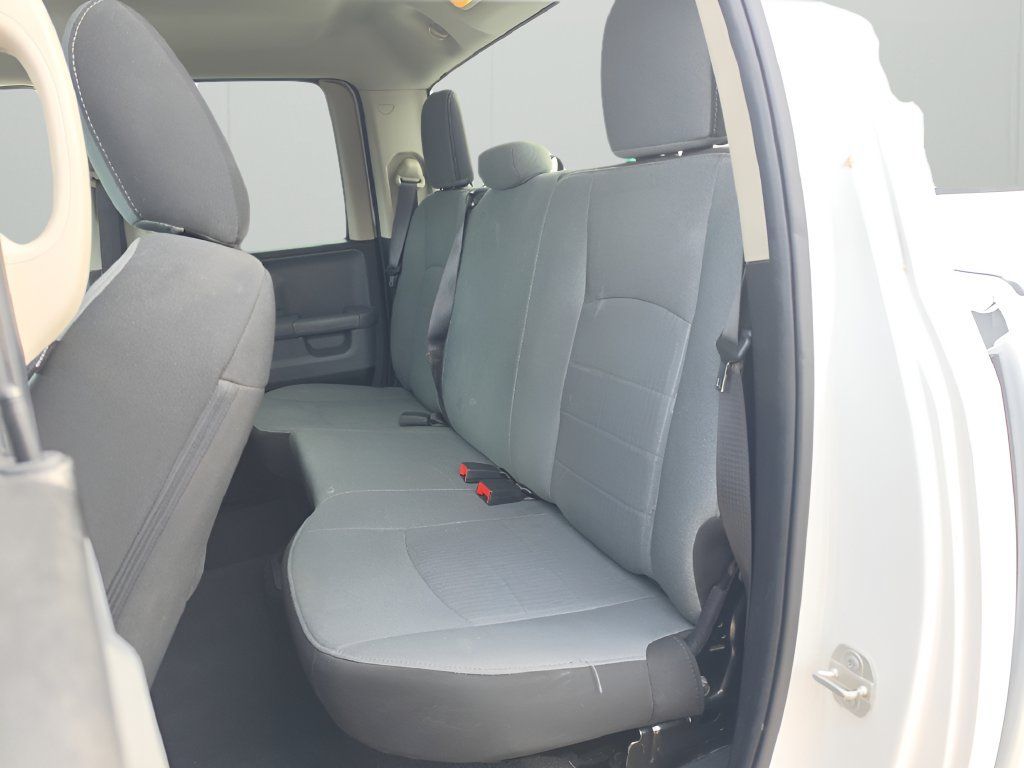 Used 2024 RAM 1500 Classic SLT AWD/4WD image 11
