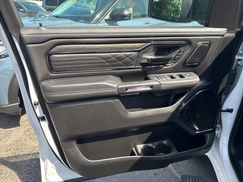 Used 2025 RAM 1500 Limited AWD/4WD image 13