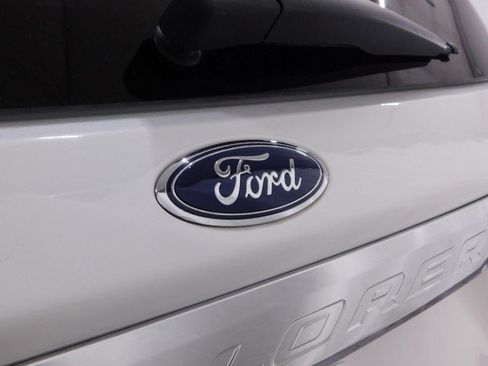 Used 2021 Ford Explorer Limited w/ Hybrid Equipment Group 310A image 5