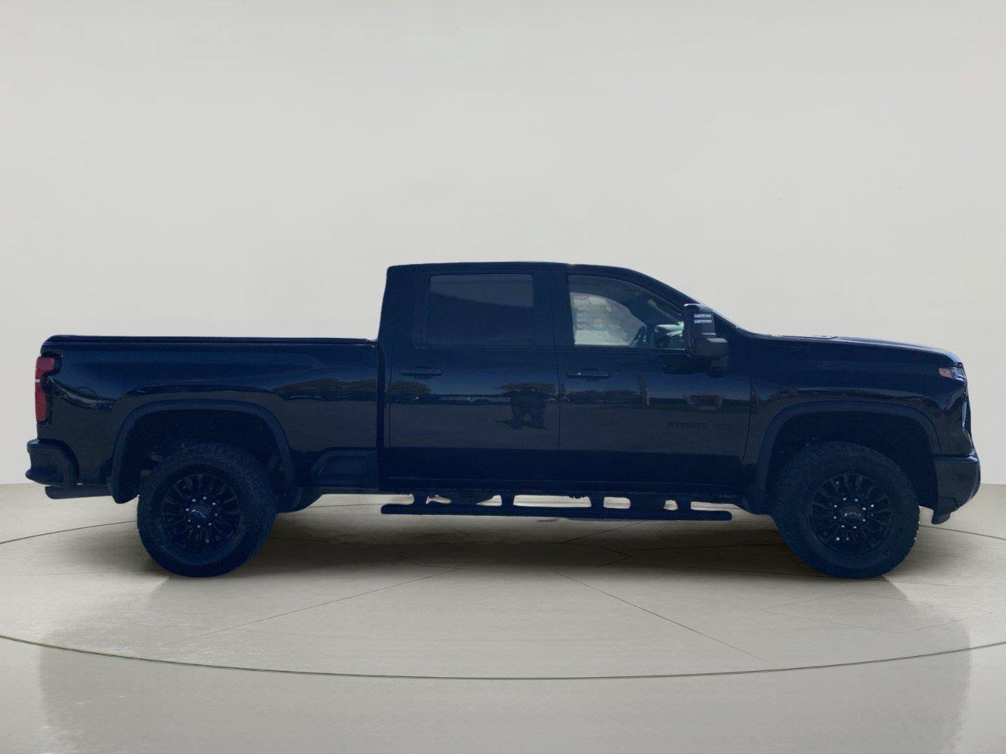 Used 2024 Chevrolet Silverado 3500 LT w/ Midnight Edition AWD/4WD image 8