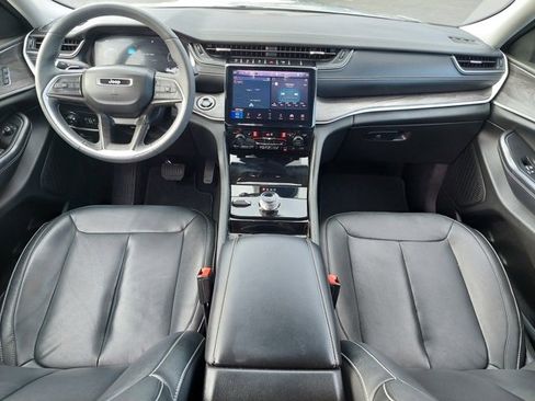 Used 2023 Jeep Grand Cherokee L Limited image 3