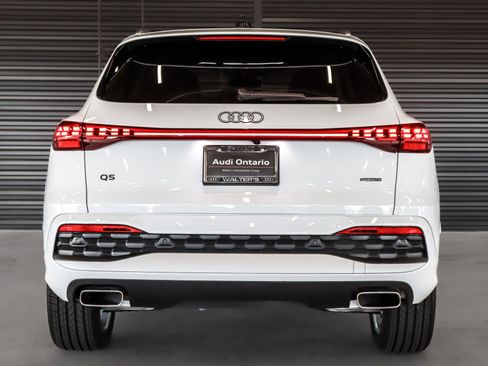 Certified 2025 Audi Q5 Premium Plus w/ Premium Plus AWD/4WD image 16