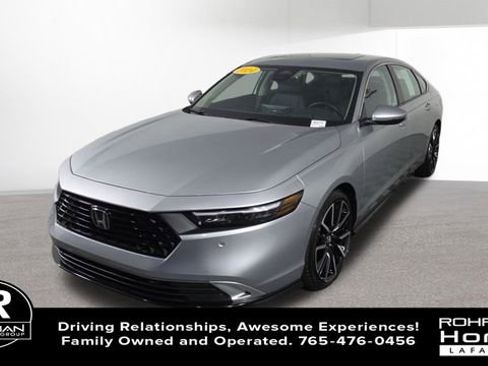 Used 2024 Honda Accord Touring image 4