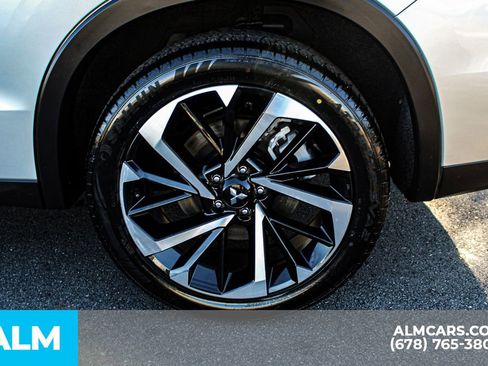 Used 2024 Mitsubishi Outlander SE image 16