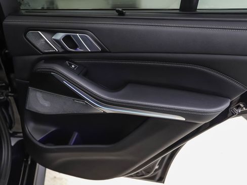 Used 2021 BMW X5 M50i w/ Executive Package image 25