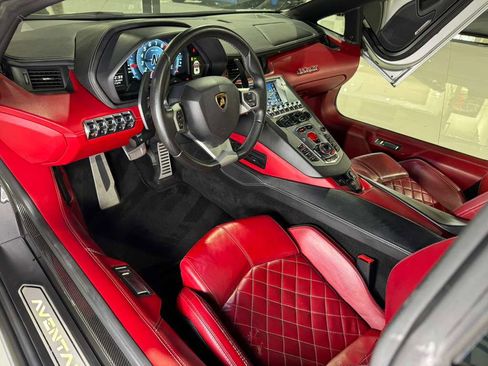 Used 2018 Lamborghini Aventador S image 25