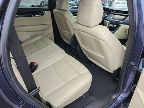 Used 2018 Cadillac XT5 AWD image 21