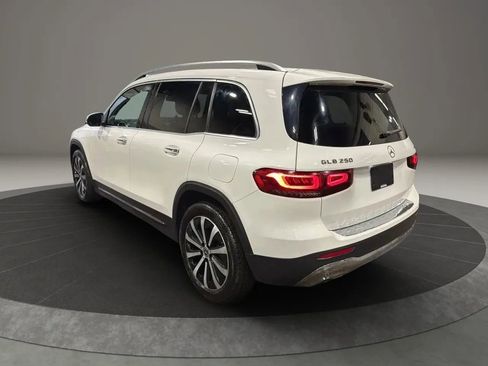 Used 2021 Mercedes-Benz GLB 250 4MATIC image 7