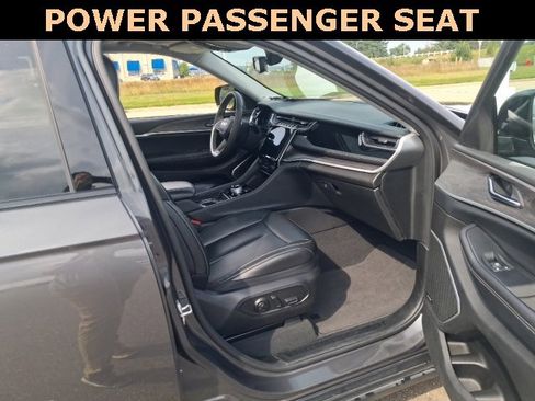 Used 2024 Jeep Grand Cherokee Limited 4xe image 27