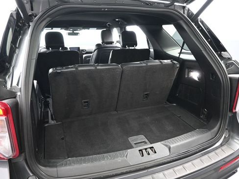 Used 2020 Ford Explorer ST image 31