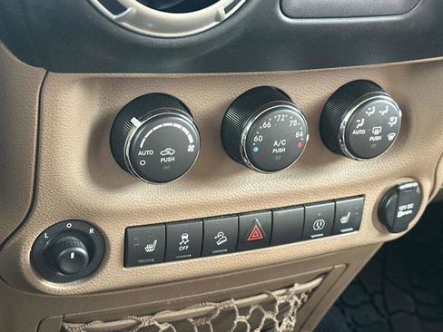 Used 2018 Jeep Wrangler Unlimited Sahara w/ Dual Top Group image 18