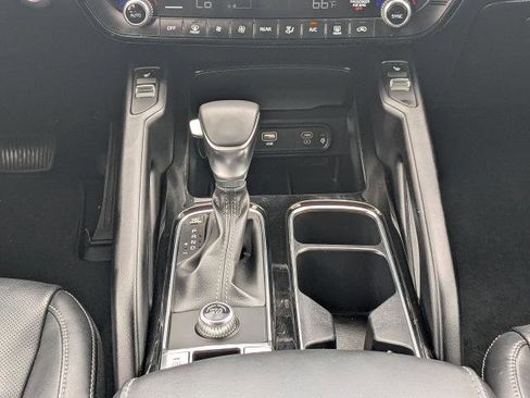 Used 2025 Kia Telluride S FWD image 18