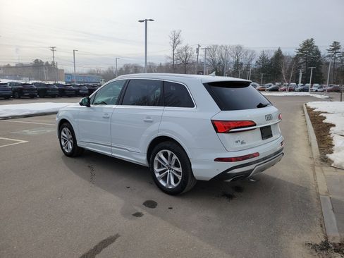Used 2025 Audi Q7 2.0T Premium w/ Convenience Package image 5