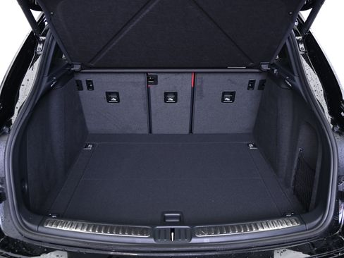 Used 2025 Porsche Macan image 21