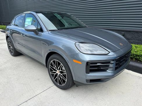 Used 2026 Porsche Cayenne E-Hybrid Coupe AWD/4WD image 12