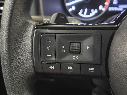 Used 2023 Nissan Rogue SV FWD image 32