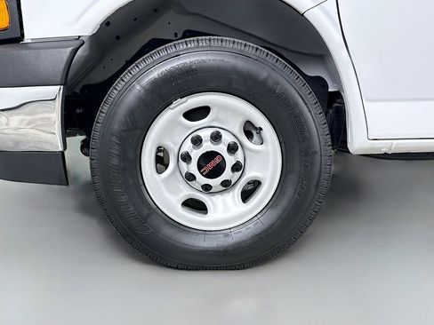 New 2025 GMC Savana 3500 w/ Power Convenience Package RWD image 27