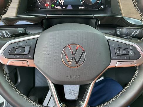 Used 2025 Volkswagen Atlas SE AWD/4WD image 31